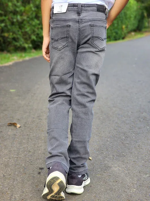 Jeans para muchacho color gris