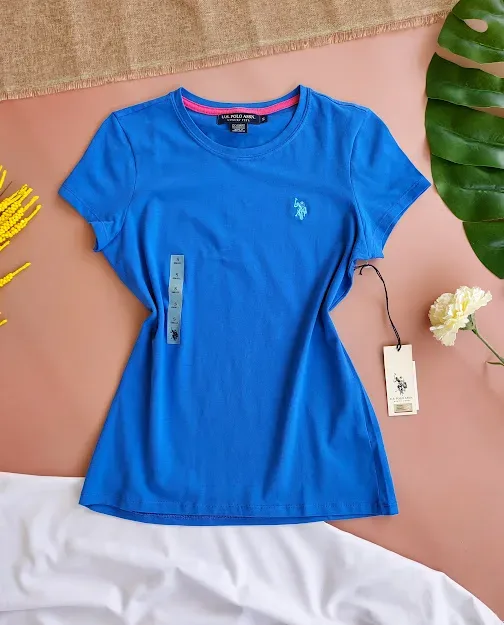 Camiseta U.S Polo para dama franja fucsia en la parte interior