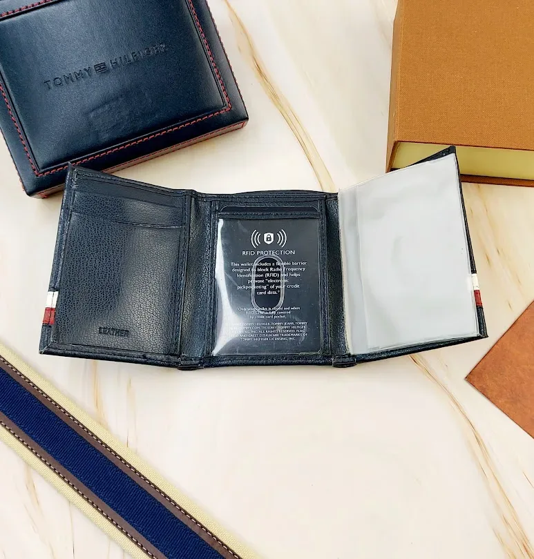 Billetera Tommy Hilfiger color azul