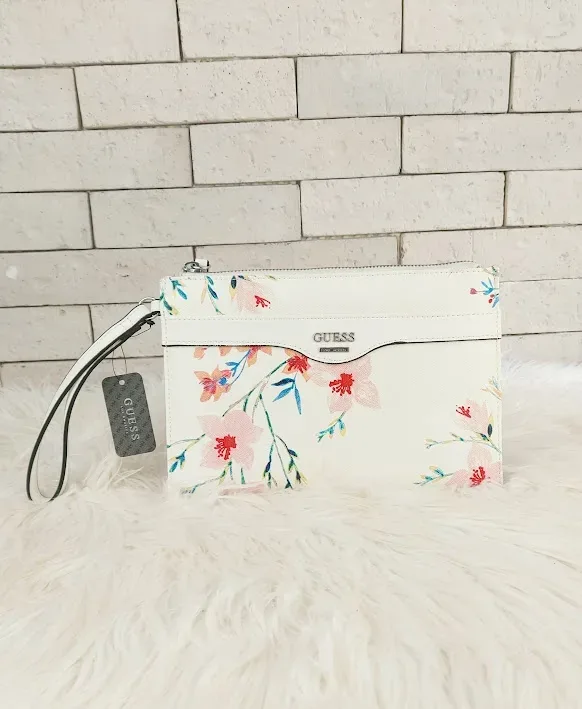 Bolso de mano Guess para dama color blanco hueso