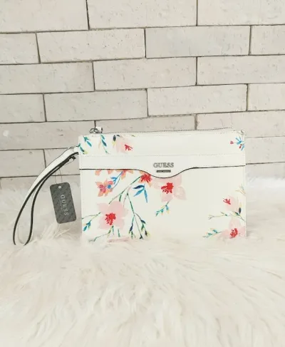 Bolso de mano Guess para dama color blanco hueso
