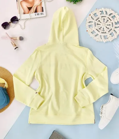 Suéter Tommy Hilfiger para dama color amarillo