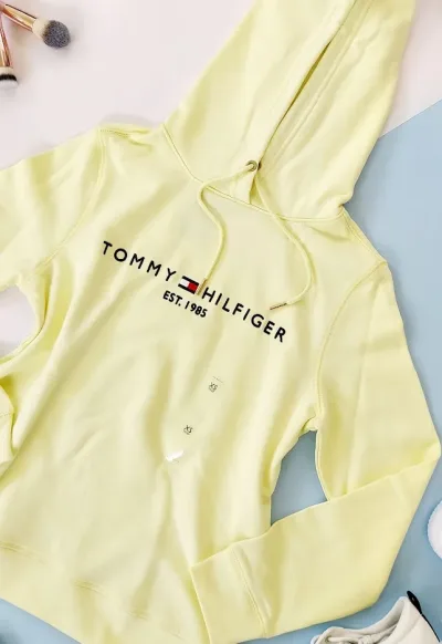 Suéter Tommy Hilfiger para dama color amarillo
