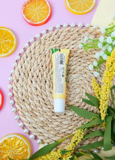 Brillo labial hidratante Amuse para dama sabor piña