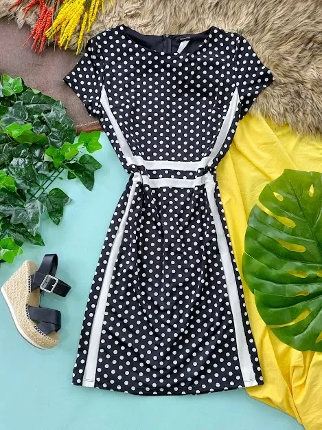 Vestido para dama color negro de puntos blancos