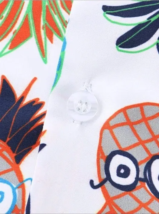 Camisa para caballero con estampado de piñas.