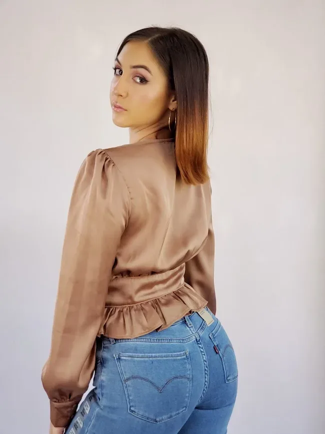 Blusa ILLA ILLA para dama color champage