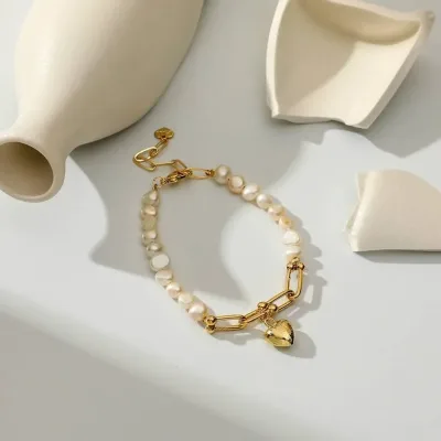 Pulsera  para dama color dorado y blanco