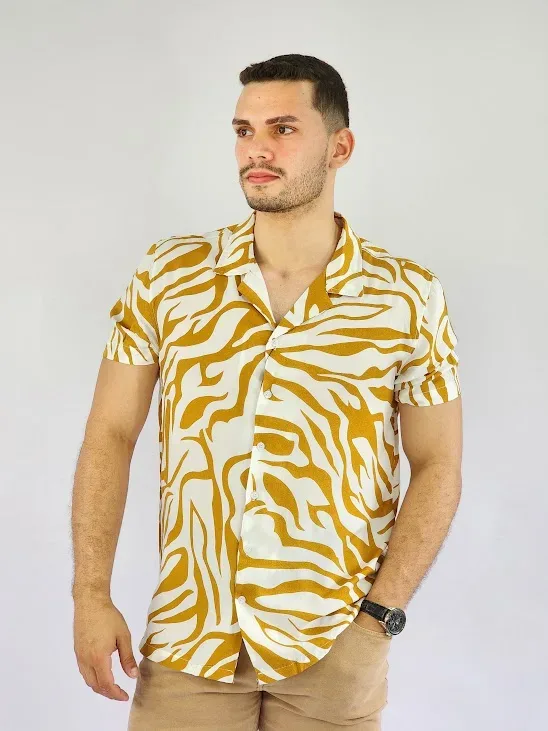 Camisa Touch and Go color mostaza con diseño de rayas