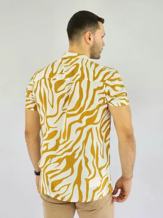Camisa Touch and Go color mostaza con diseño de rayas