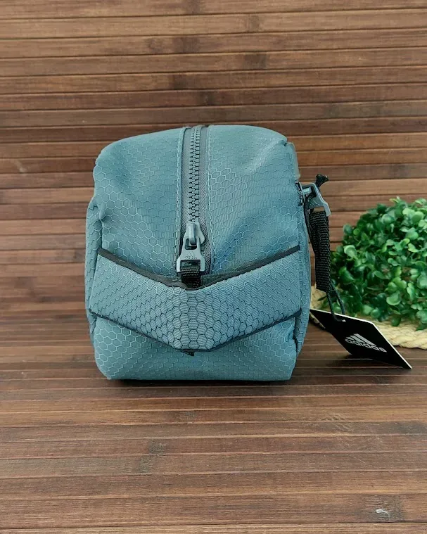 Estuche para viaje Adidas para caballero color gris