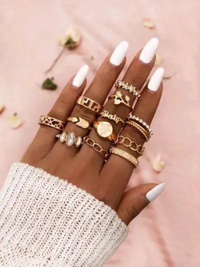 Set de anillos de fantasía para dama color dorado