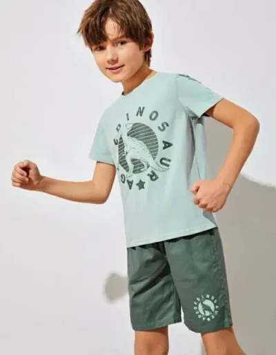 Conjunto para niño con diseño de dinosaurio color verde