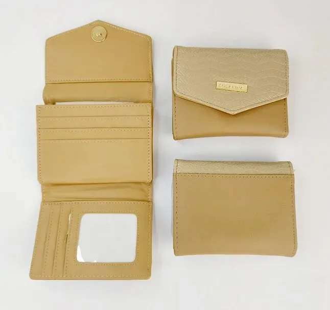 Cartera para dama color beige oscuro