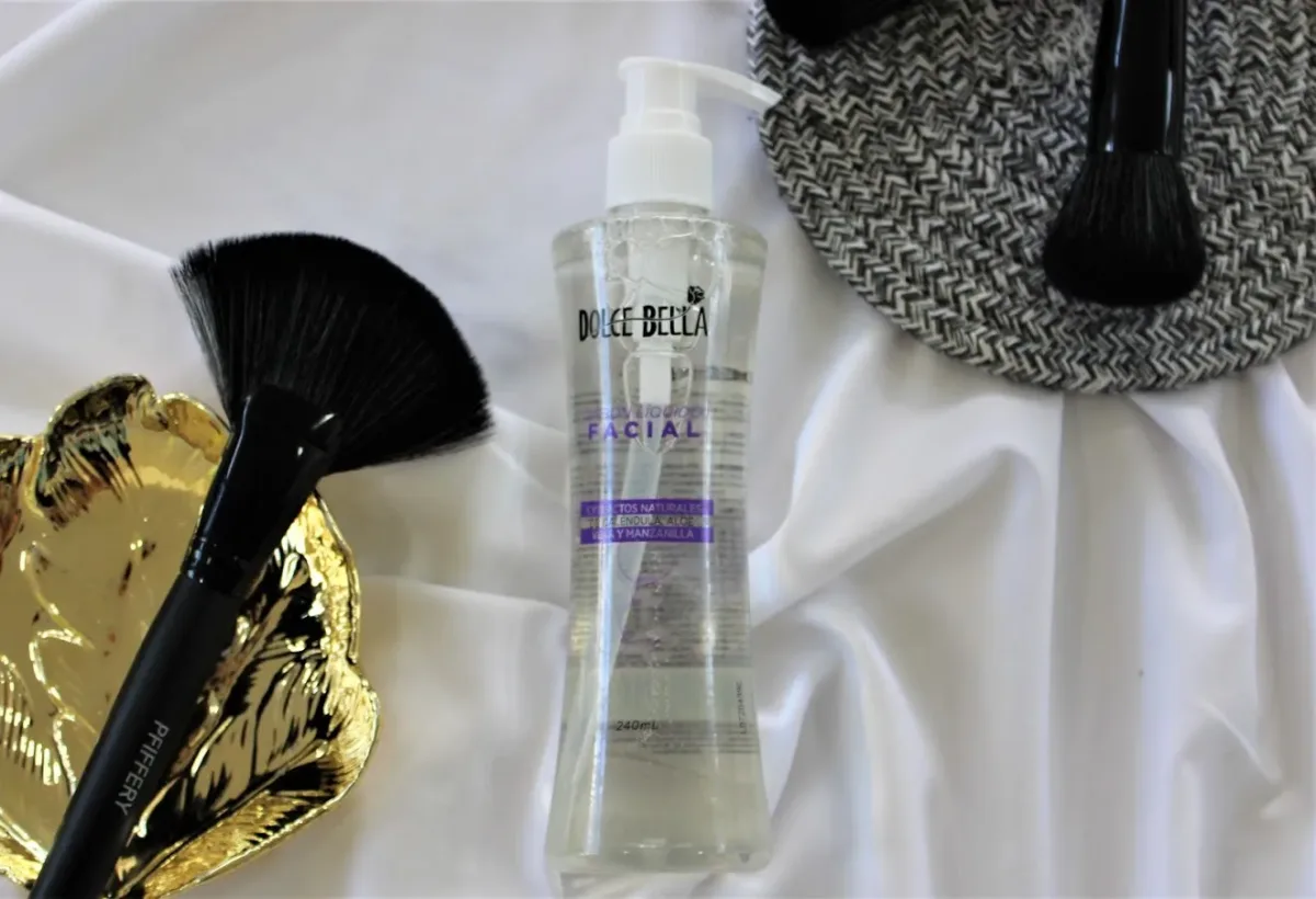 Jabón liquido facial Dolce Bella para dama 13453