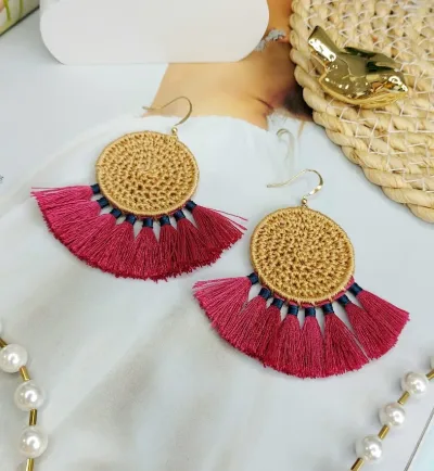 Aretes para dama de fantasía con forma de media luna y circulo