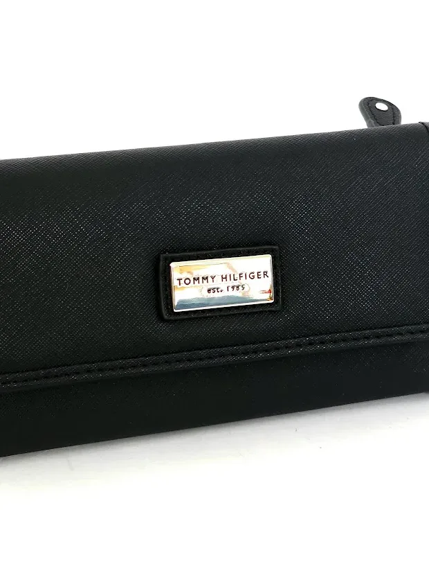 Cartera Tommy Hilfiger color negro