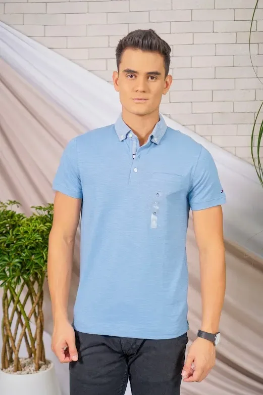 Camiseta Tommy Hilfiger para caballero color celeste