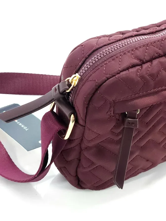 Bolso Tommy Hilfiger para dama color vino oscuro