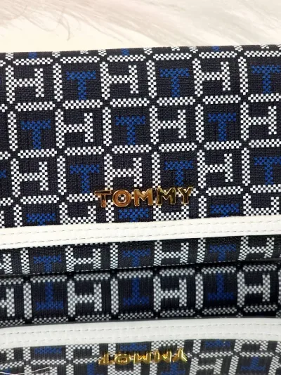 Cartera Tommy Hilfiger para dama color azul