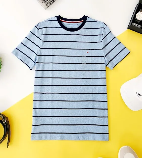 Camiseta Tommy Hilfiger para caballero, color azul con rayas azules oscuras