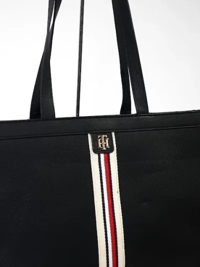 Bolso Tommy Hilfiger para dama color negro