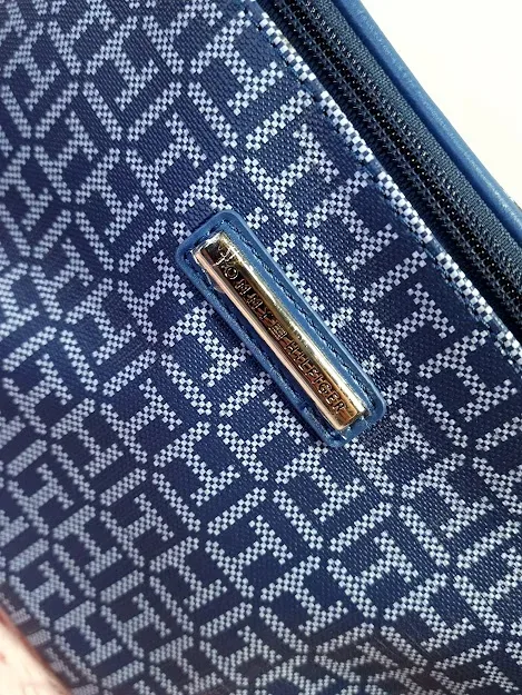 Cosmetiquera Tommy Hilfiger para dama color azul